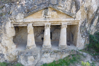 Sinop’un saklı tarihi mekanı: Boyabat kaya mezarları