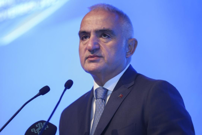 Bakan Ersoy turizm temsilcileriyle buluştu