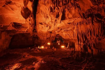 Bakan Ersoy visits Tulumtaş Cave, dating back 5 million years