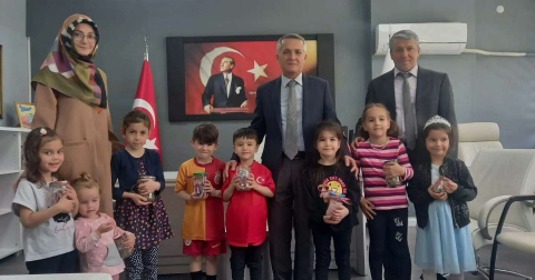 Ramazan ayında depremzedeler için harçlık biriktiriyorlar