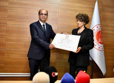 Yeşilyurt Belediye Başkanlığına Seçilen Prof. Dr. İlhan Geçit Mazbatasını Aldı