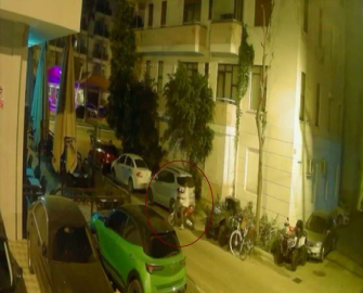 Alanya’da motosikletin çalınma anı güvenlik kamerasında