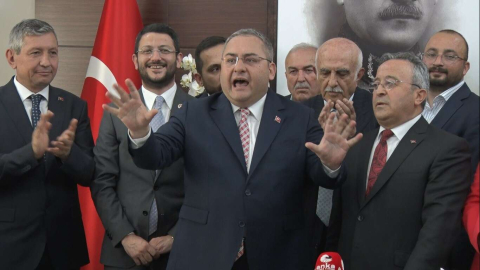 Keçiören’de Belediye Başkanı seçilen Mesut Özarslan mazbatasını aldı