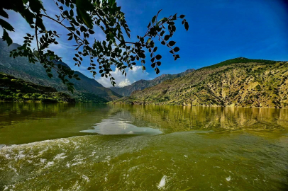 Garzan Çay'ı üzerinde yöresel sallarla tür düzenlendi