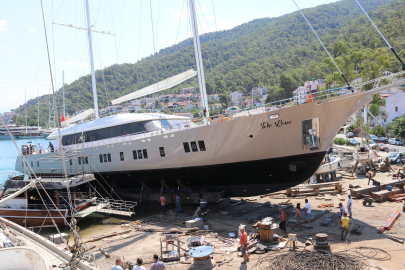Fethiye Tersanesi'nde üretilen dev gulet denize indi