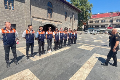 Kürtçe de var: Diyarbakır'da 'turizm polisi' 5 dilde göreve başladı
