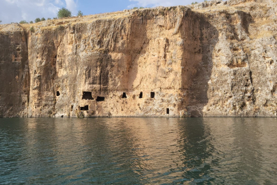 Tarih ve doğa harikası Kızılin Kanyonunda iskele suya indirildi