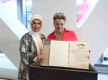 Emine Erdoğan’dan Küresel Sıfır Atık İyi Niyet Beyanı’na ilişkin paylaşım: "Değerli lider eşlerinin, ortak geleceğimiz için gösterdikleri bu duyarlılığın yalnızca bugünü değil, yarınlarımızı da kurtaracağına yürekten inanıyorum"