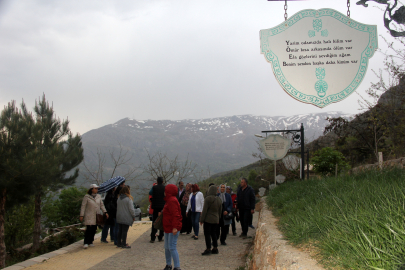 Apçağa Köyü'nde Hasretin Sesi: Mani Yolu