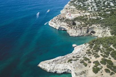 Assos’ta 57 Ruhsatsız Turizm Tesisi Mühürlendi
