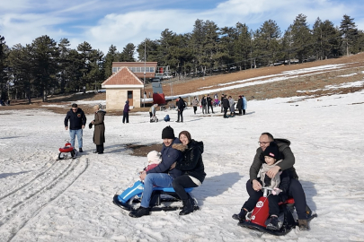 Murat Dağı Termal Kayak Merkezi'nde Ara Tatil Coşkusu