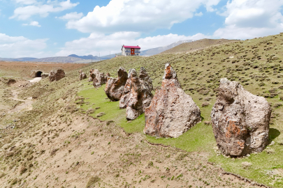 “Nemrut’un develeri” tahrip oluyor