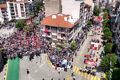 Şifalı macundan kapabilmek için on binler bir araya geldi