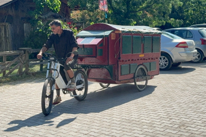 Evan Millner, Bisikletli Karavanıyla Düzce’ye Ulaştı