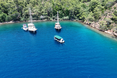 Muğla’da Denizler 8 Atık Alım Teknesiyle Korunuyor