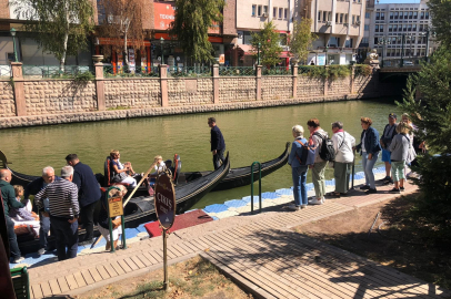 Eskişehir’de Gondol Keyfi Sonbaharda Da İlgi Görüyor