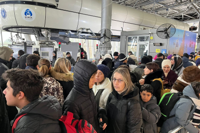 Uludağ, Hafta Sonu Tatilcilerle Doldu Teleferik Yoğun İlgi Gördü