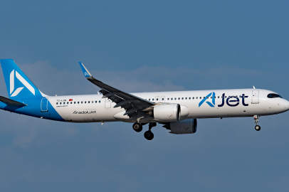 AJet olumsuz hava şartları nedeniyle 24 seferi iptal etti