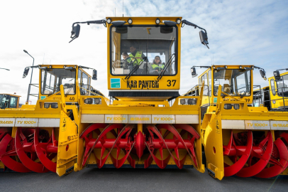 İstanbul Havalimanı’nda pistteki kar anlık olarak izleniyor