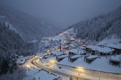 Turizm cenneti Ayder beyaza büründü