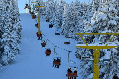 Sömestr tatilinde Uludağ’da renkli görüntüler