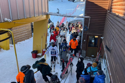 Uludağ'da sömestr ve hafta sonu yoğunluğu birleşti
