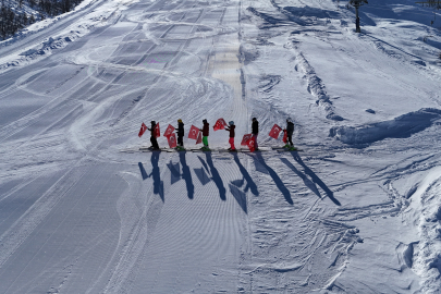 Munzur eteklerinde kayak sezonu açıldı