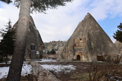 Kaçak restoran kaldırıldı, peribacaları yeniden görünür oldu