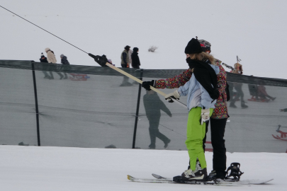 Van’daki kayak merkezine hafta içi de yoğun ilgi