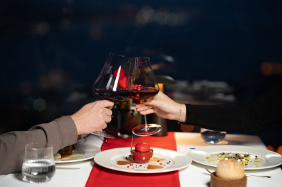 INTERCONTINENTAL ISTANBUL’DA SEVGİLİLER GÜNÜ’NE ÖZEL ROMANTİK AKŞAM YEMEĞİ