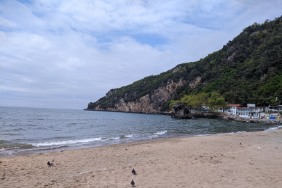 28 derecelik hava Bartın’da park ve plajlara akın getirdi