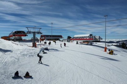 Sarıkamış, kayak ve snowboard severlerin gözdesi oldu