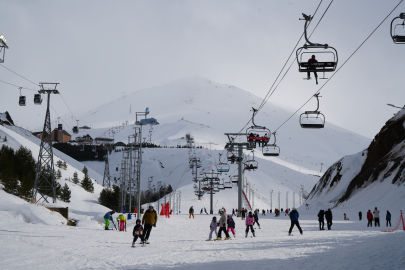 Palandöken’de bayram yoğunluğu yaşanıyor