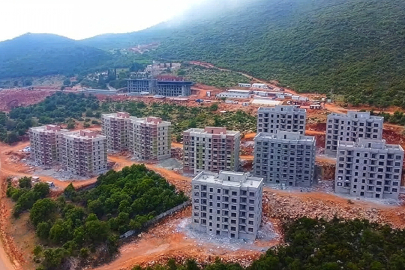 Kaş’ta TOKİ bloklarına tepki