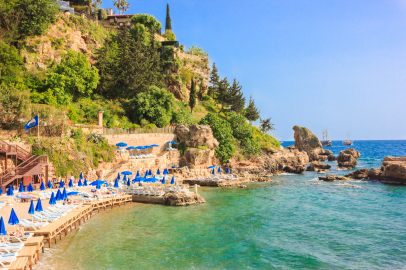 Antalya’da plajda 1 günün maliyeti 1500 TL oldu
