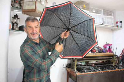 Yağmurun başkentinde 40 yıllık şemsiye tamiri geleneği sürüyor
