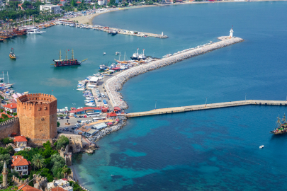 Nüfusuyla 24 ilçeyi geride bırakan Alanya il olmayı bekliyor