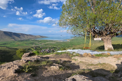 Van'ın eşsiz koyları ve mesire alanları ziyaretçileri cezbediyor