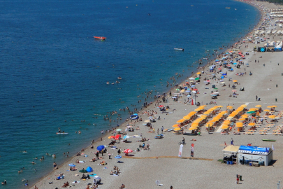Antalya'da Sahilde Deniz Keyfi, Yaylada Kar Mesaisi