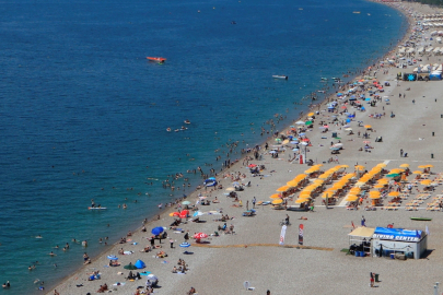 Antalya'da Sahilde Deniz Keyfi, Yaylada Kar Mesaisi