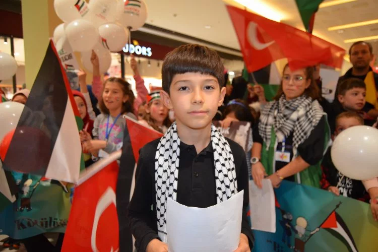 Kütahya’da çocuklar Filistinli akranlarına destek için yürüdü