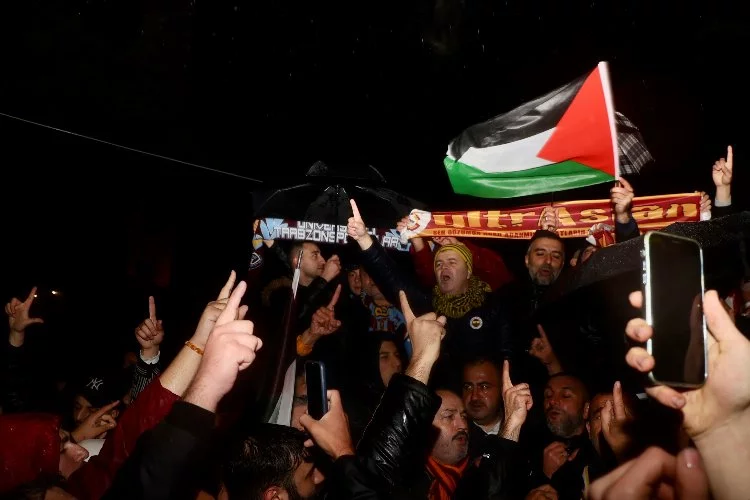Futbol taraftar gruplarından İsrail'e "Filistin" tepkisi: