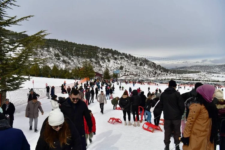 Davraz Kayak Merkezi'nde 20 günde 90 bin ziyaretçi