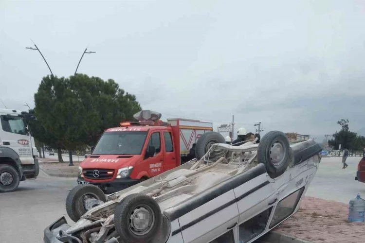 Burdur’da kamyon ile çarpışan otomobil takla attı: 1 yaralı