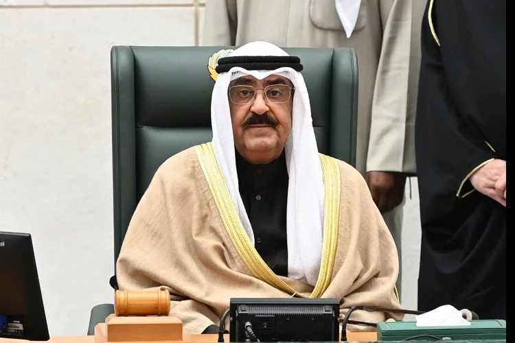 Kuveyt Emiri es-Sabah parlamentoyu feshetti