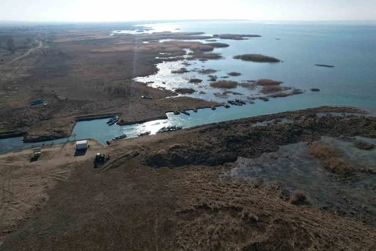 Beyşehir Gölü’nde avcılık faaliyetleri hem karadan hem havadan denetleniyor