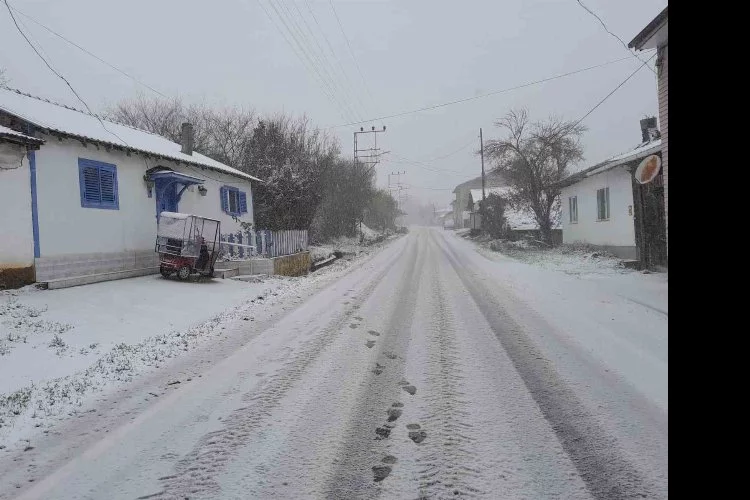 Pazaryeri’nin köylerde kar yağışı etkili oldu