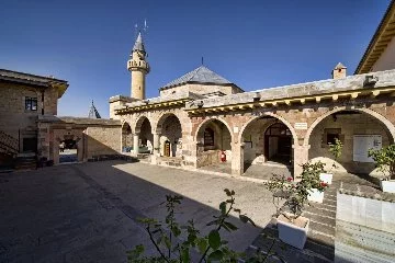 Hacı Bektaş Veli Külliyesi: Türkiye'nin Tarihi ve Kültürel Mirası