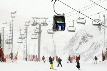 Palandöken'de yoğun kar turizmcilerin yüzünü güldürdü