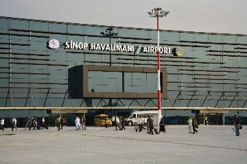 Sinop Havalimanı'nda yolcuların ulaşım isyanı